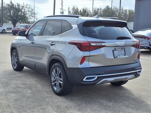 Certified 2023 Kia Seltos S w/ Navigation Package image 3