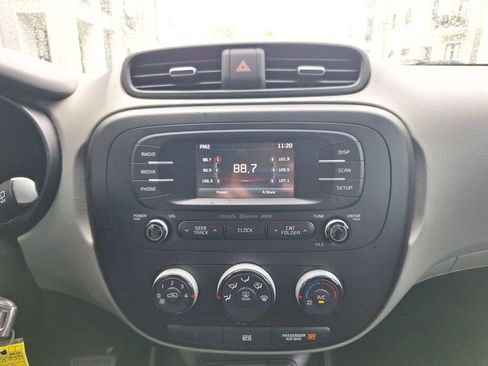 Used 2016 Kia Soul + FWD image 28