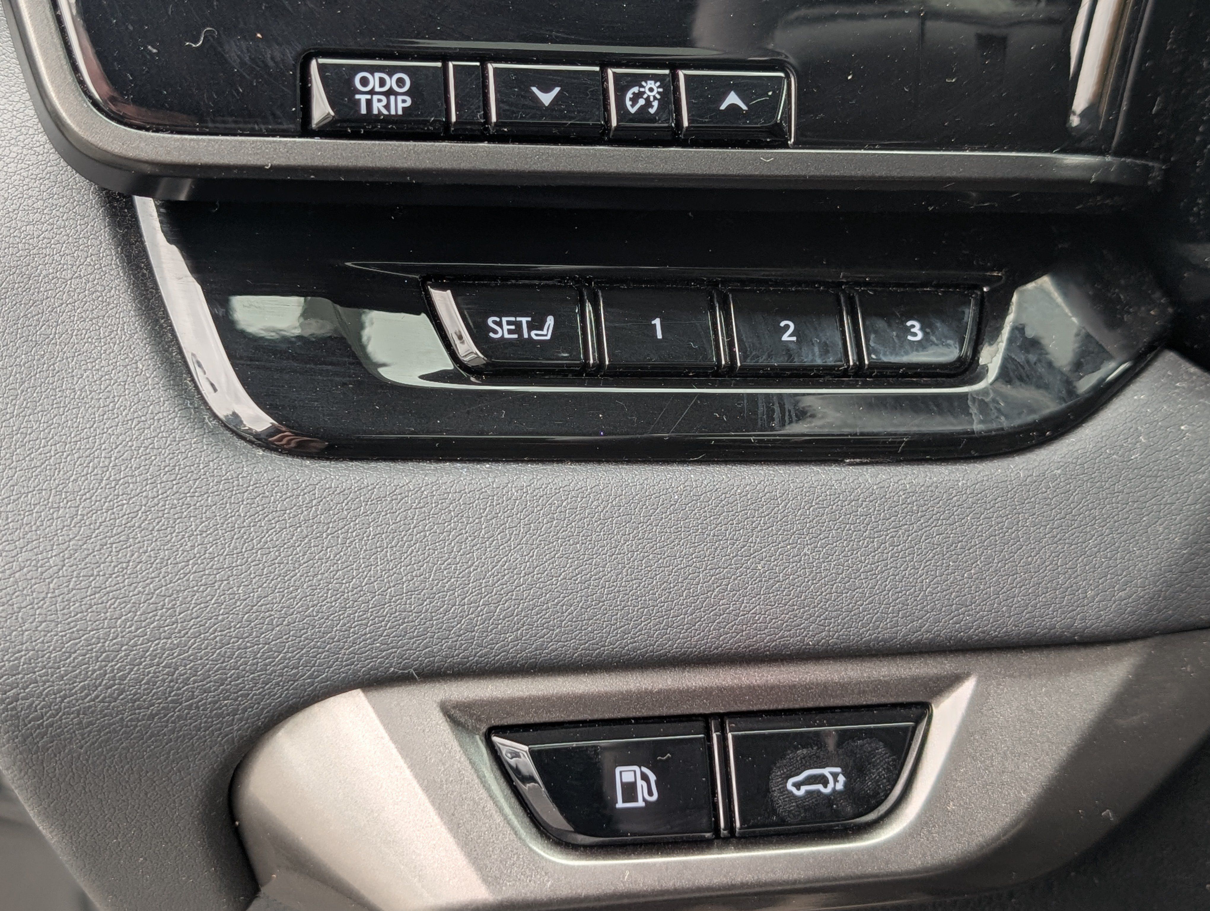 Used 2023 Lexus RX 350 Premium w/ Accessory Package AWD/4WD image 22