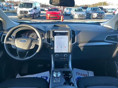 Used 2022 Ford Edge SE w/ Black Appearance Package image 14