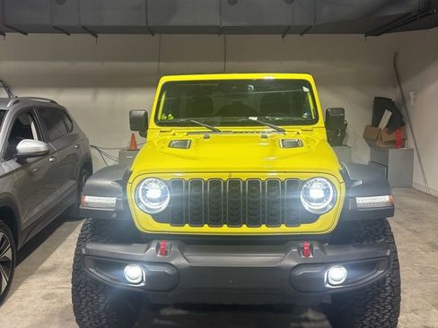 Used 2024 Jeep Wrangler Rubicon w/ XTREMEE 35" Tire Package image 4