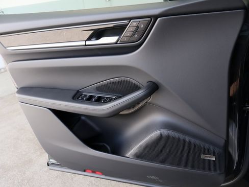 New 2025 Porsche Macan 4S Electric image 38