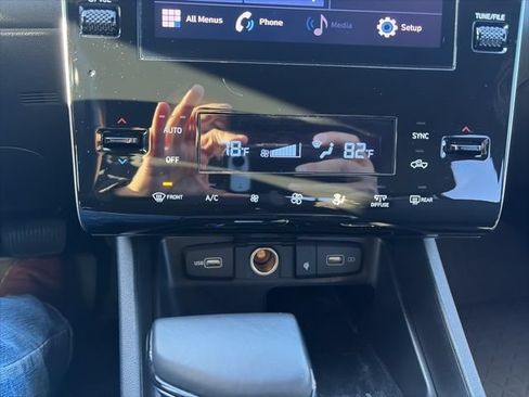 Used 2022 Hyundai Santa Cruz SEL Premium w/ Cargo Package AWD/4WD image 23