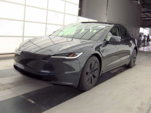Used 2025 Tesla Model 3 Long Range RWD image 7