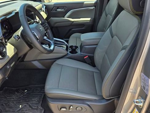 New 2026 Chevrolet Colorado ZR2 AWD/4WD image 11