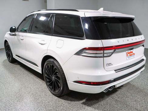 Used 2023 Lincoln Aviator Reserve w/ Jet Package RWD image 9