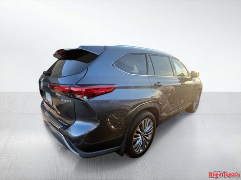 Used 2020 Toyota Highlander Platinum AWD/4WD image 4