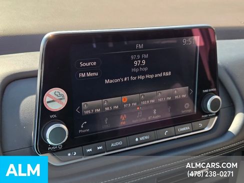 Used 2023 Nissan Rogue S image 19