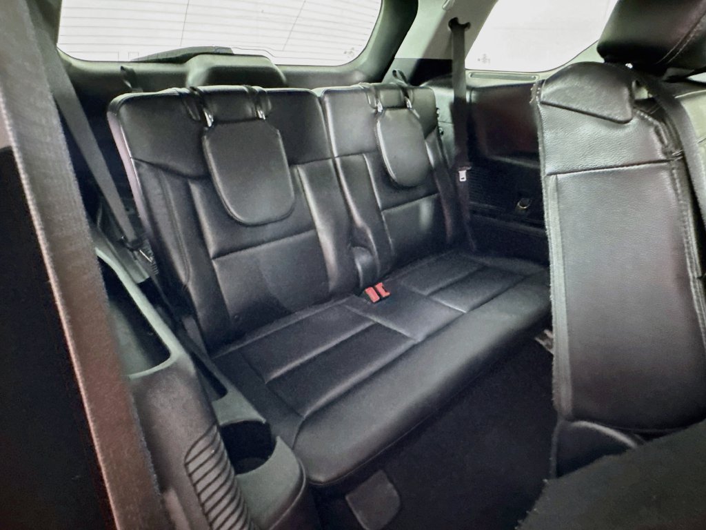 Used 2021 Ford Explorer XLT w/ Equipment Group 202A RWD image 34