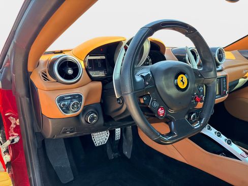 Used 2015 Ferrari California T image 12