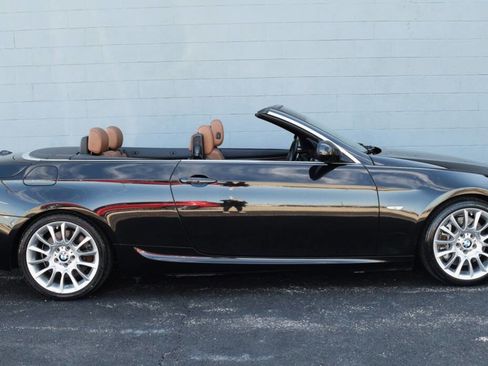 Used 2012 BMW 335i Convertible image 21