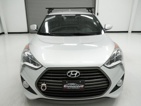 Used 2016 Hyundai Veloster Turbo image 2