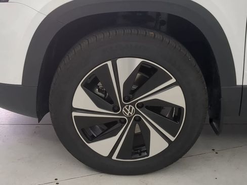 New 2025 Volkswagen Taos SE AWD/4WD image 13