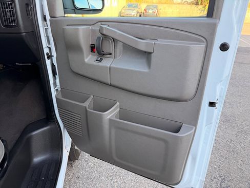 Used 2024 Chevrolet Express 3500 LT w/ LT Preferred Equipment Group RWD image 40