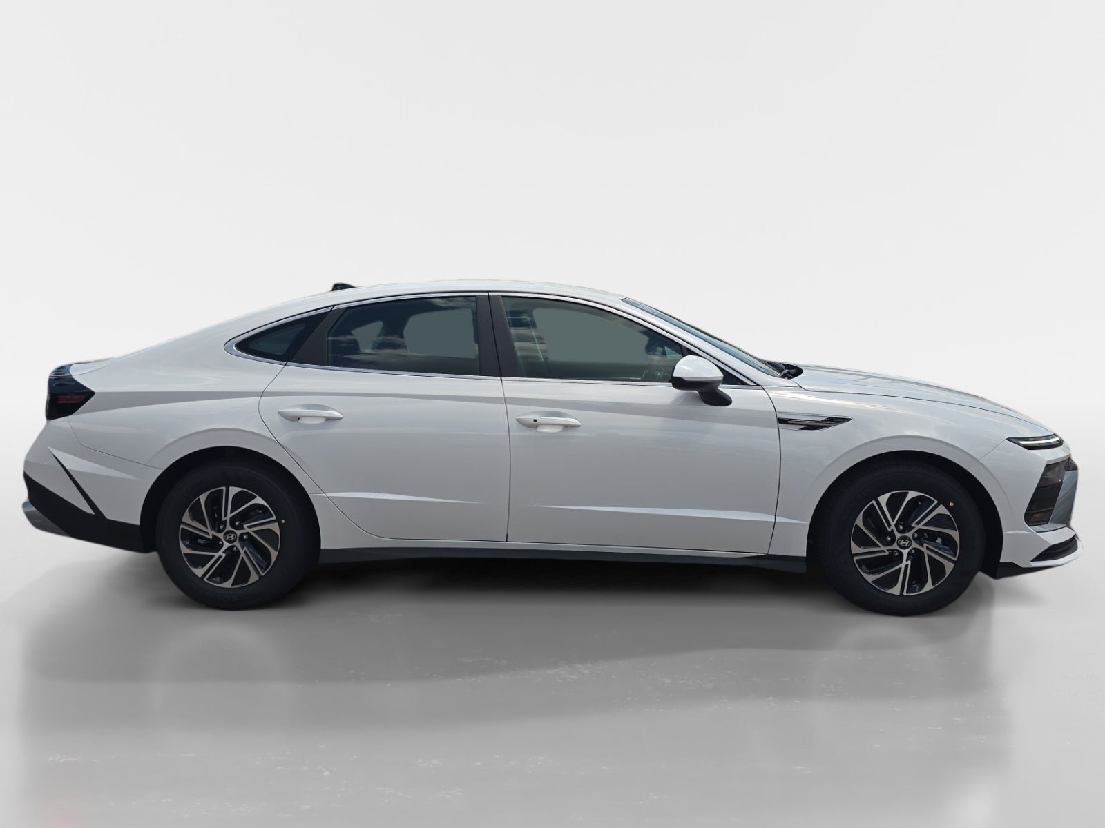 New 2026 Hyundai Sonata Blue FWD image 2