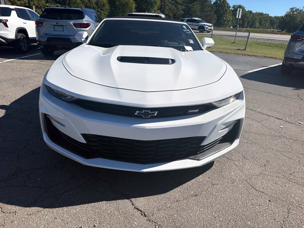 Used 2020 Chevrolet Camaro SS RWD image 2