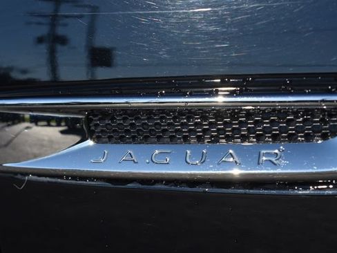 Used 2018 Jaguar F-PACE Premium AWD/4WD image 12