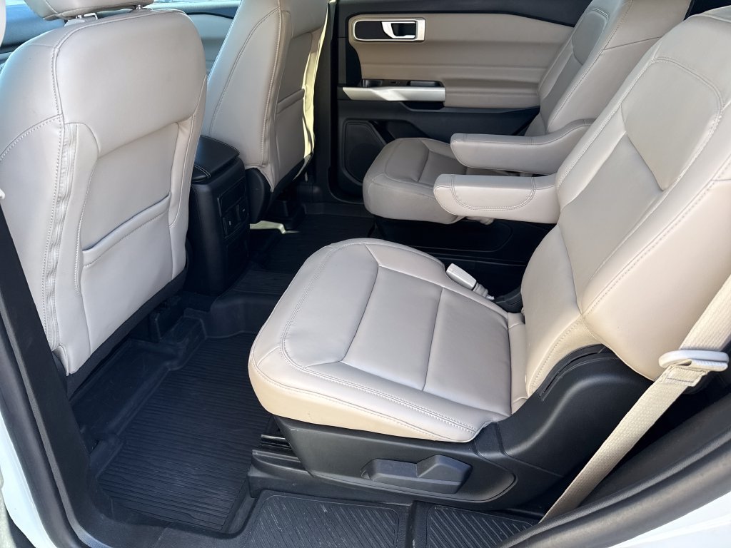 Used 2023 Ford Explorer XLT w/ Equipment Group 202A AWD/4WD image 19