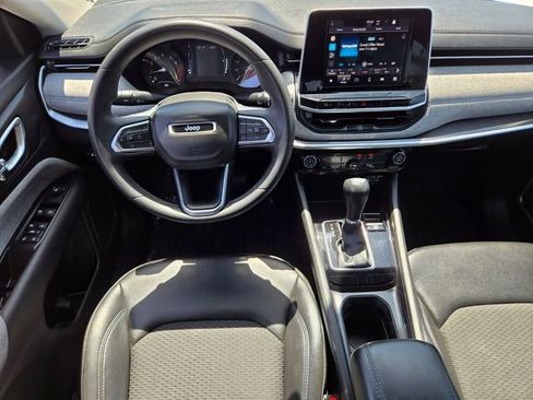 Used 2022 Jeep Compass Latitude FWD image 12