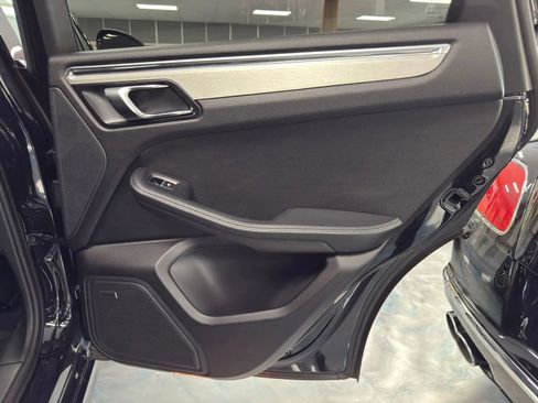 Used 2015 Porsche Macan Turbo AWD/4WD image 39
