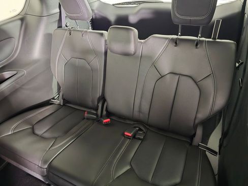 New 2026 Chrysler Pacifica Select w/ S Appearance Package image 25