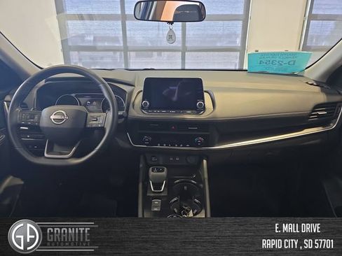 Used 2026 Nissan Rogue SV AWD/4WD image 12