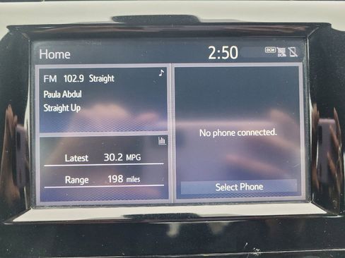 Used 2019 Toyota Camry LE image 25