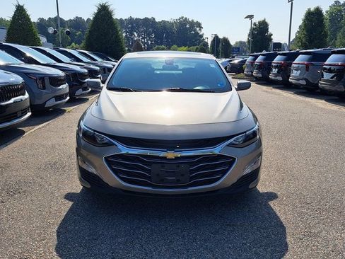 Used 2022 Chevrolet Malibu LT FWD image 3
