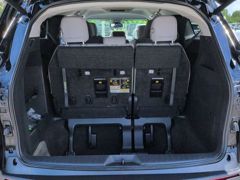 Certified 2026 Toyota Sienna LE FWD image 13