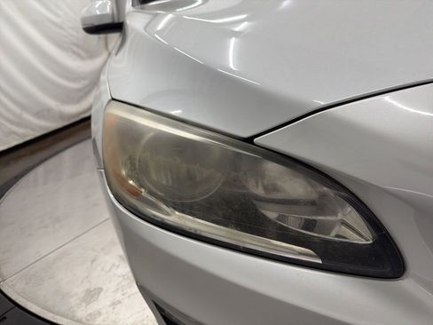 Used 2017 Volvo S60 T5 Inscription image 9