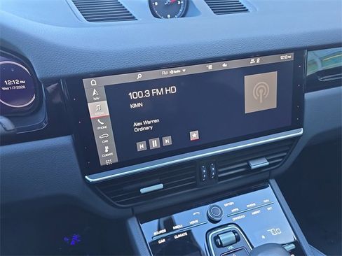 Used 2021 Porsche Cayenne image 23