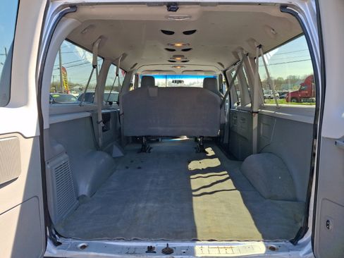 Used 2013 Ford E-150 and Econoline 150 XLT RWD image 28