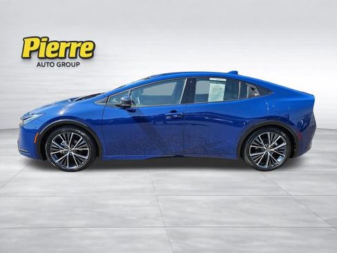 Used 2023 Toyota Prius XLE FWD image 2