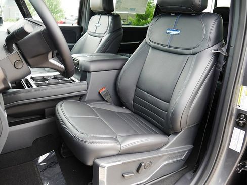 New 2026 Ford F250 Platinum AWD/4WD image 13