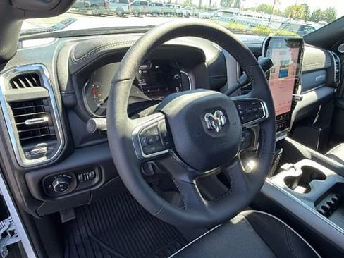 New 2026 RAM 2500 Laramie AWD/4WD image 34