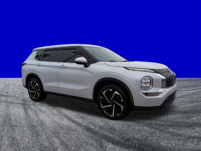 Used 2022 Mitsubishi Outlander ES FWD image 2