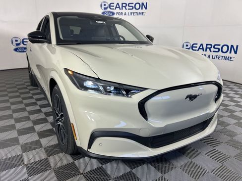 New 2026 Ford Mustang Mach-E Premium image 5