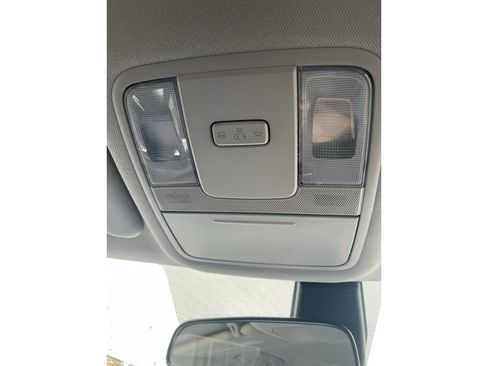 Used 2025 Kia Soul LX w/ LX Technology Package FWD image 14