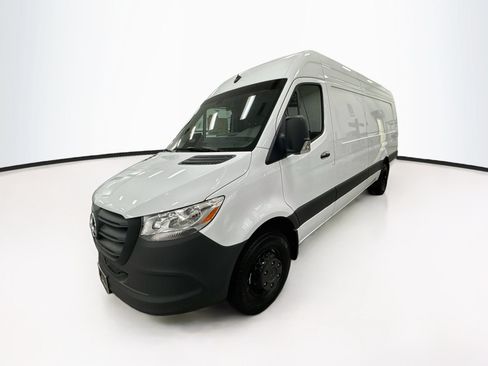 Used 2025 Mercedes-Benz Sprinter 3500 image 5
