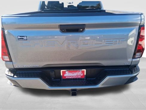 Used 2024 Chevrolet Colorado LT w/ LT Convenience Package AWD/4WD image 21