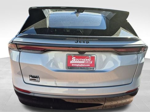 Used 2025 Jeep Wagoneer S Launch Edition image 5