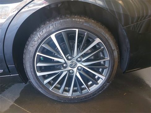 Used 2022 Lexus ES 300h w/ Premium Package image 32