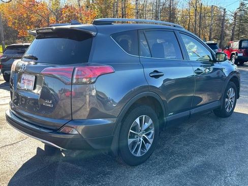 Used 2018 Toyota RAV4 LE Plus image 8