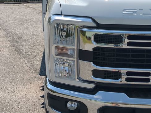 New 2025 Ford F350 XL w/ XL Chrome Package AWD/4WD image 8