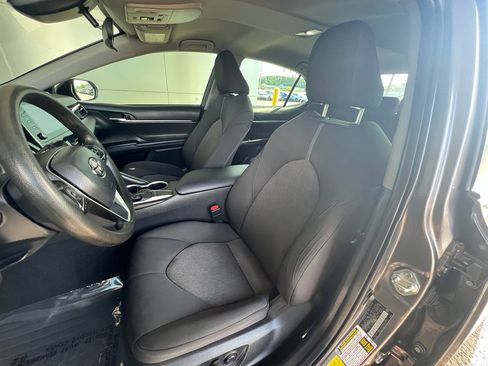 Used 2023 Toyota Camry LE FWD image 14