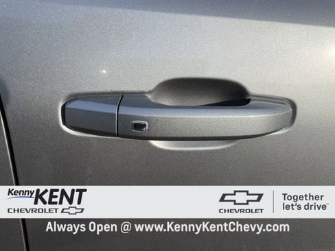 Used 2024 GMC Canyon Elevation w/ Convenience Package image 17