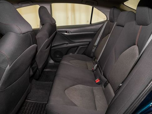 Used 2020 Toyota Camry LE image 7