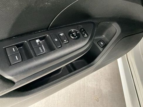 Used 2020 Honda Civic LX image 5