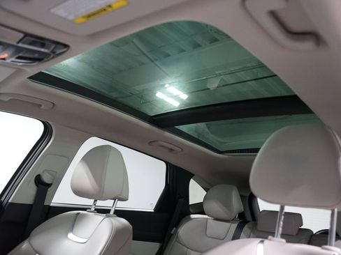 Used 2025 Hyundai Tucson Limited image 36