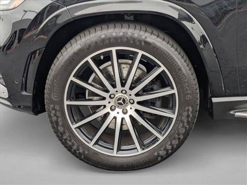Certified 2023 Mercedes-Benz GLS 580 4MATIC image 28